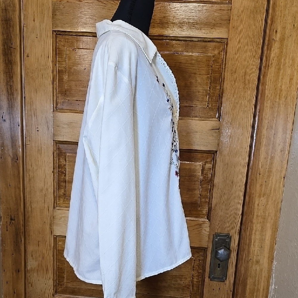 Alfred Dunner Off White Embroidered Grandmacore Long Sleeve Button Down Shirt 20 - Picture 3 of 5